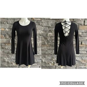 Forever‎ 21 Black Long Sleeve Dress With Laced Back Size XS